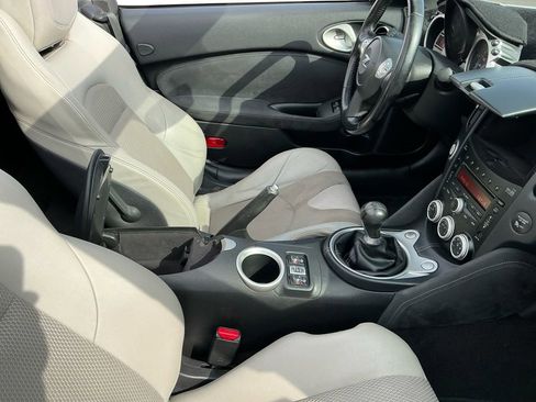 Used 2010 Nissan 370Z Touring image 23