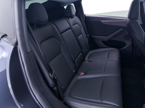Used 2026 Tesla Model Y Long Range RWD image 34