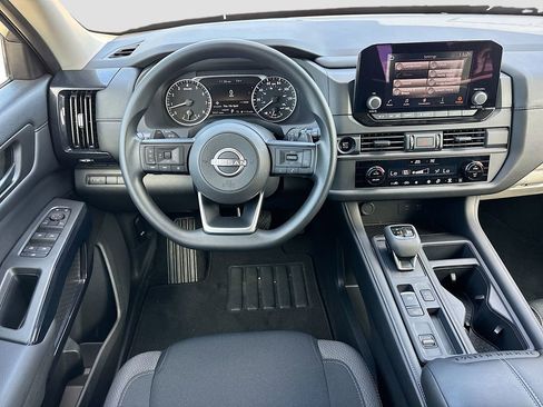 Used 2025 Nissan Pathfinder S image 20