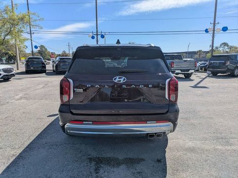 Used 2024 Hyundai Palisade Calligraphy image 4
