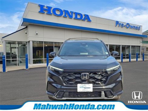 Used 2025 Honda CR-V Sport image 2