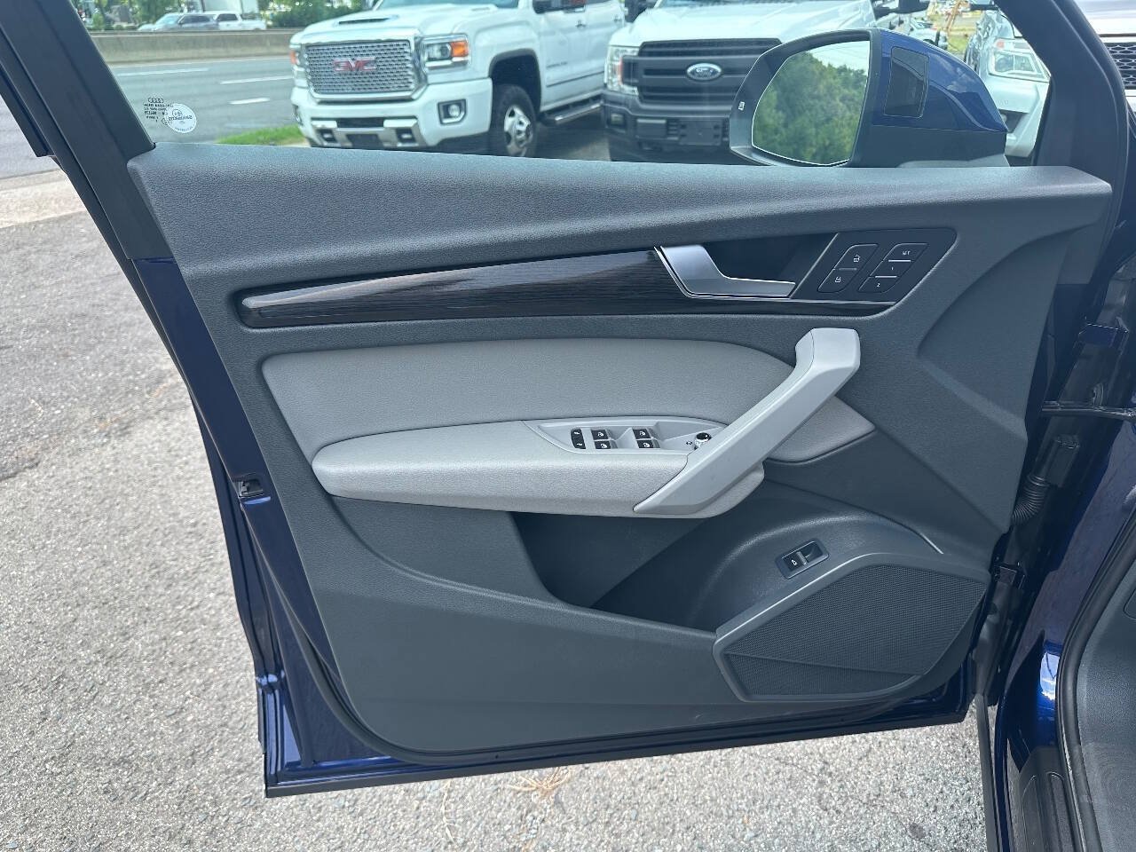 Used 2019 Audi Q5 2.0T Premium w/ Convenience Package AWD/4WD image 8