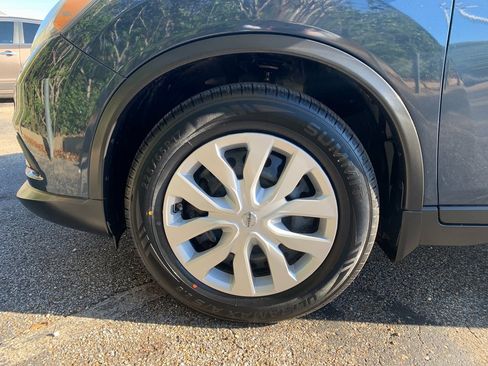 Used 2015 Nissan Rogue S image 10