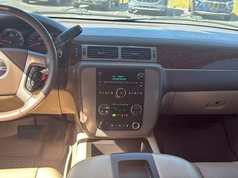 Used 2012 GMC Yukon XL SLT RWD image 28