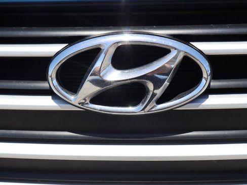 Used 2018 Hyundai Elantra SEL FWD image 25