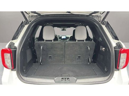 Used 2022 Ford Explorer ST-Line w/ Class IV Trailer Tow Package image 10