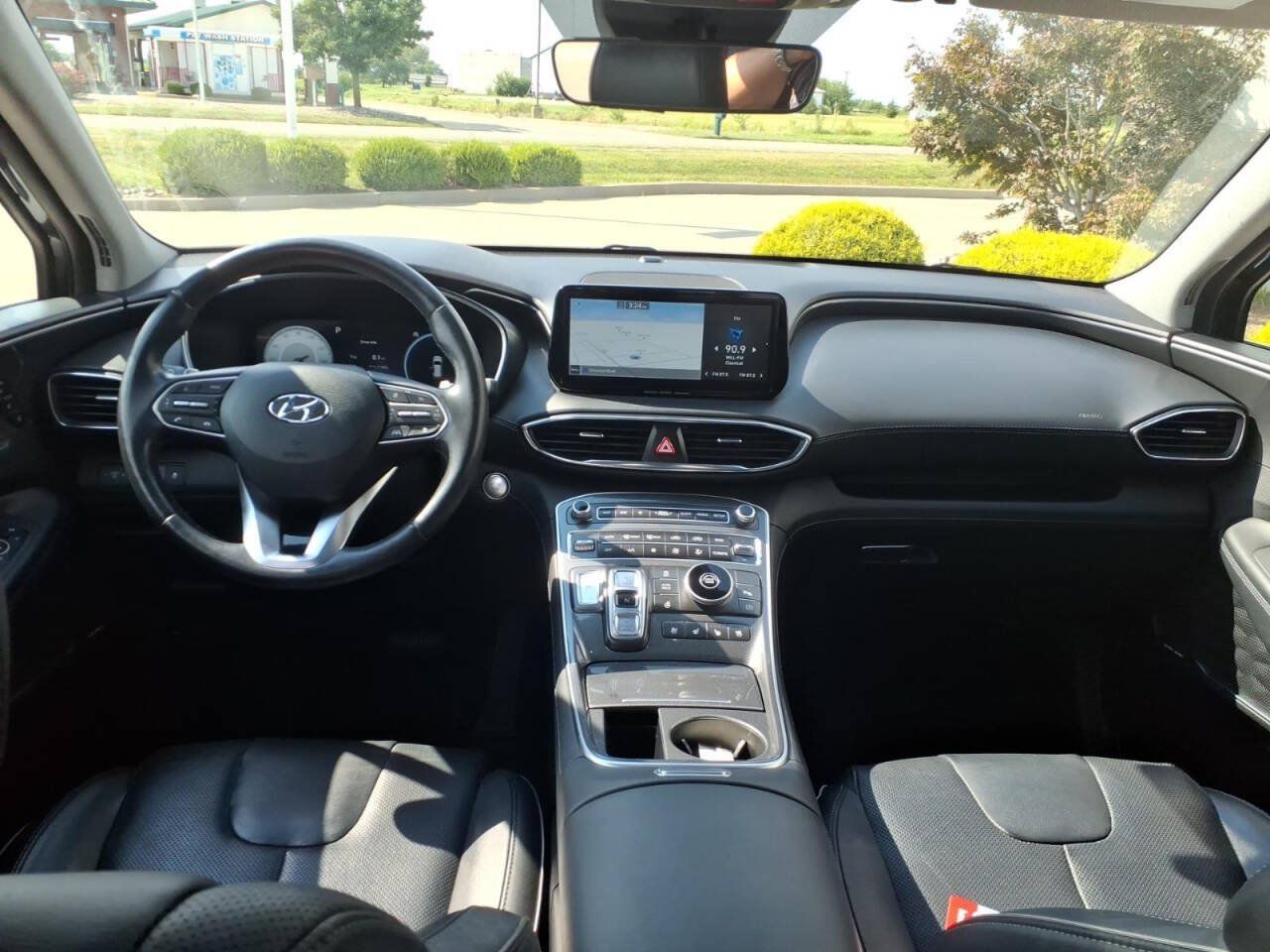 Used 2022 Hyundai Santa Fe Limited FWD image 11