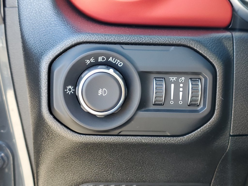 Used 2022 Jeep Wrangler Unlimited Rubicon AWD/4WD image 17