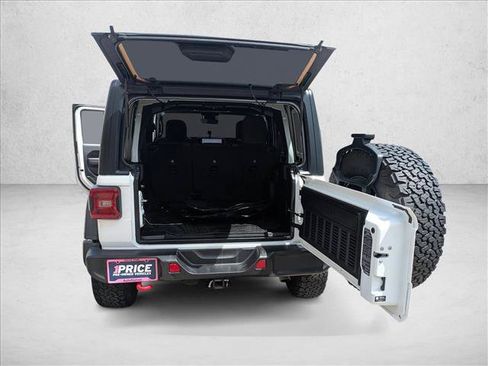 Used 2024 Jeep Wrangler Unlimited Rubicon w/ Technology Group AWD/4WD image 26