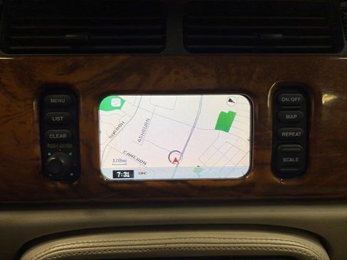 Used 2001 Jaguar XK8 Convertible image 22