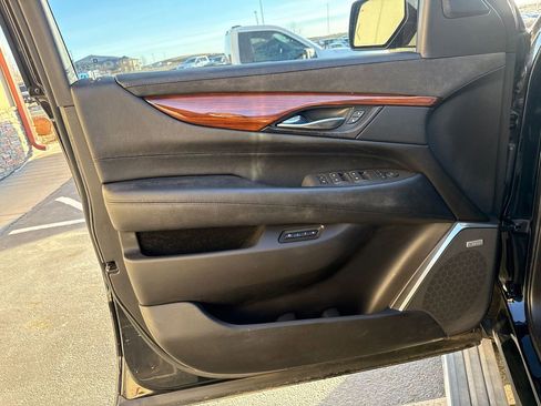 Used 2015 Cadillac Escalade Premium image 57