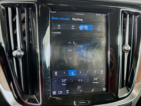 Used 2024 Volvo S60 B5 Plus image 24