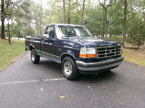 Used 1995 Ford F150 XLT image 3