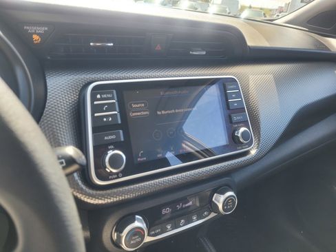 Used 2020 Nissan Kicks SV FWD image 14
