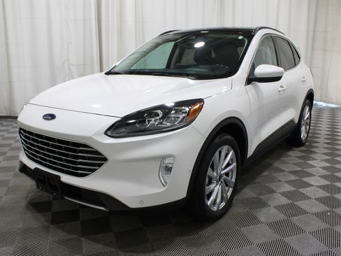 Used 2022 Ford Escape Titanium w/ Titanium Elite Package image 38
