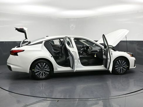 New 2026 Nissan Altima 2.5 SV FWD image 33