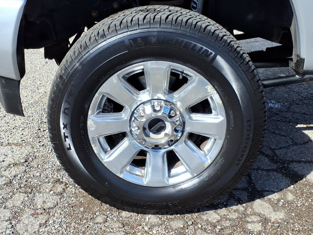 Used 2017 Ford F350 Platinum w/ Platinum Ultimate Package AWD/4WD image 9