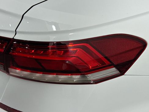 Used 2020 Volkswagen Passat 2.0T SE image 33