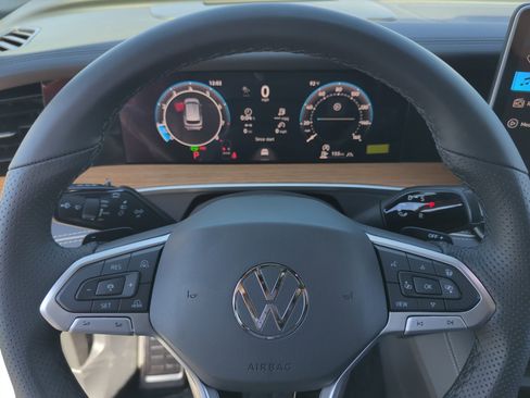 New 2026 Volkswagen Tiguan SEL R-Line AWD/4WD image 9