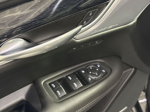 Used 2024 Cadillac XT5 Premium Luxury FWD image 16
