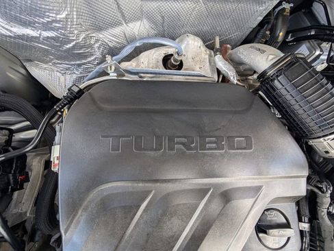 Used 2024 Chevrolet Trax LS FWD image 30