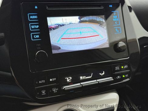 Used 2017 Toyota Prius image 19