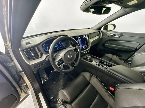 Used 2022 Volvo XC60 T8 R-Design w/ Advanced Package AWD/4WD image 16