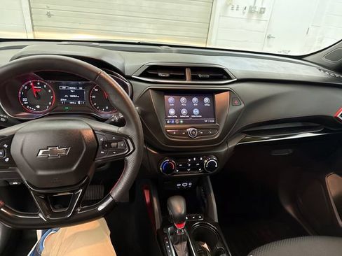 Used 2023 Chevrolet TrailBlazer RS FWD image 13