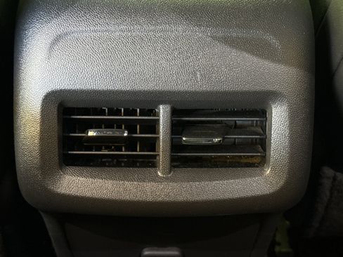 Used 2023 Chevrolet Equinox RS FWD image 16