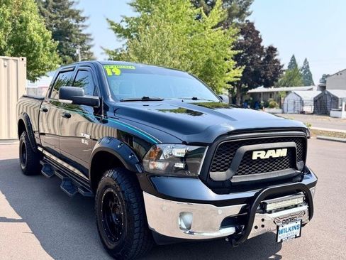 Used 2019 RAM 1500 Big Horn AWD/4WD image 3