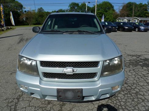 Used 2008 Chevrolet TrailBlazer LT w/ Sun And Sound Package AWD/4WD image 2