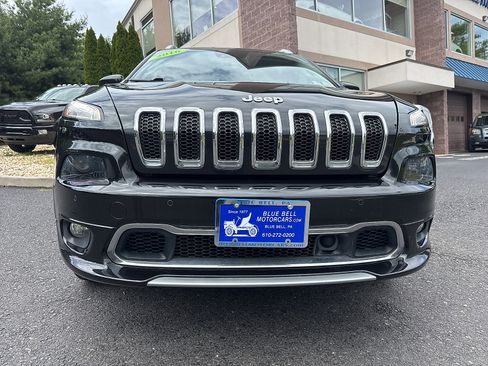 Used 2016 Jeep Cherokee Overland w/ Technology Group AWD/4WD image 12