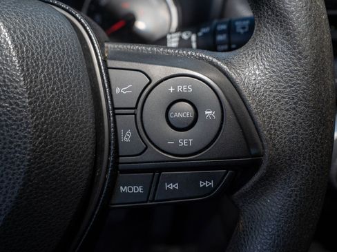 Used 2021 Toyota RAV4 XLE image 30