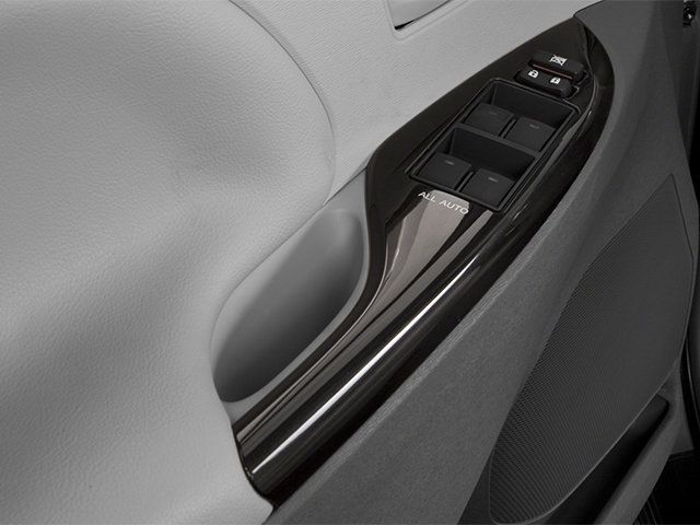 Used 2014 Toyota Sienna LE FWD image 17
