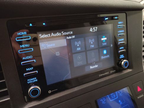 Used 2019 Toyota Sienna XLE image 22