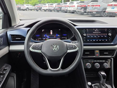 Used 2023 Volkswagen Taos SE w/ Panoramic Sunroof Package FWD image 26