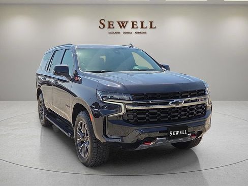 Used 2022 Chevrolet Tahoe Z71 w/ Luxury Package AWD/4WD image 7