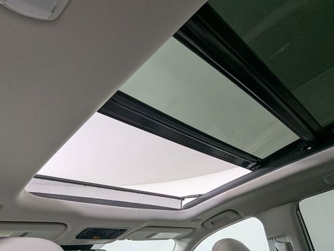 Used 2024 Toyota Grand Highlander XLE image 24