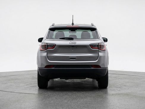 Used 2025 Jeep Compass Limited image 7