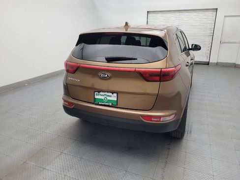 Used 2017 Kia Sportage LX AWD/4WD image 7