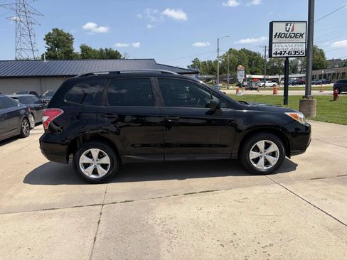 Used 2016 Subaru Forester 2.5i w/ Popular Package #1 AWD/4WD image 4