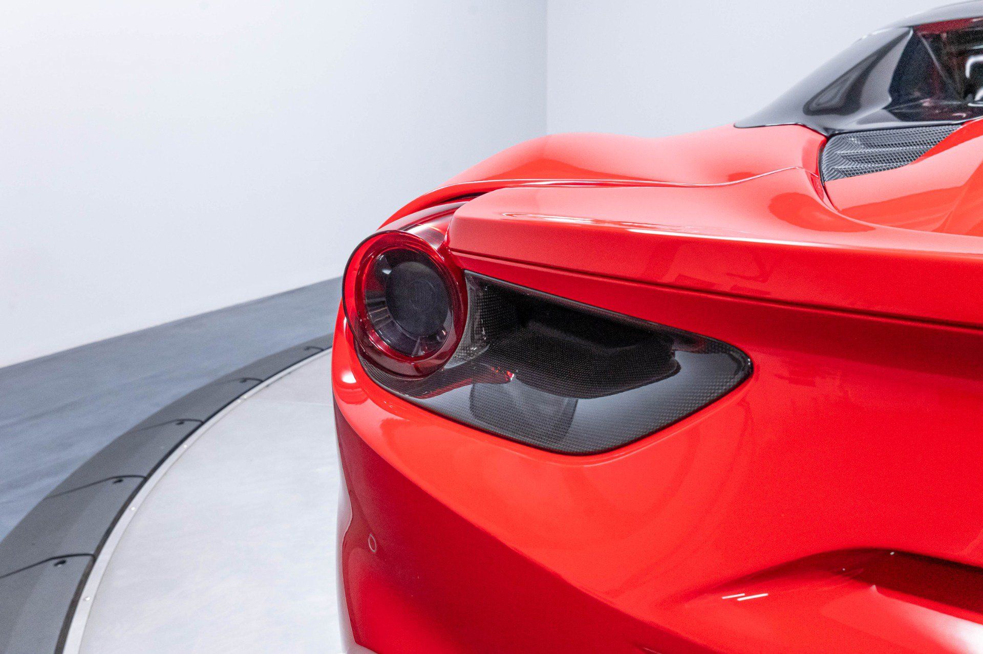 Used 2018 Ferrari 488 Spider RWD image 58