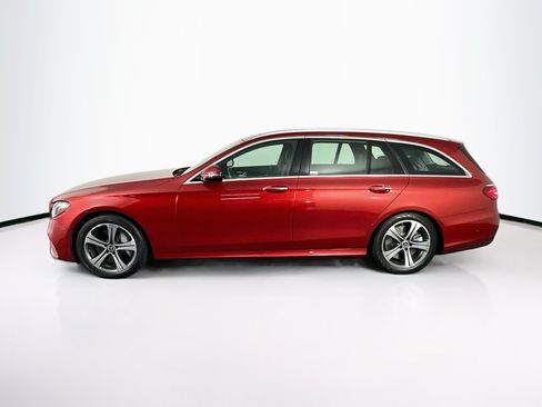 Used 2018 Mercedes-Benz E 400 4MATIC Wagon w/ Premium 1 Package image 4