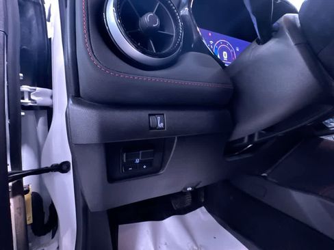 Used 2024 Chevrolet Colorado Z71 w/ Z71 Convenience Package 2 image 16