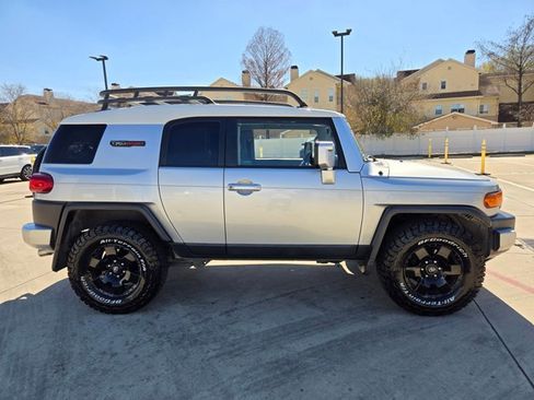Used 2007 Toyota FJ Cruiser image 7