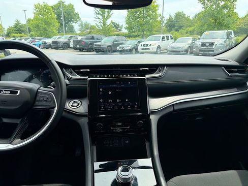 Used 2023 Jeep Grand Cherokee L Laredo RWD image 18