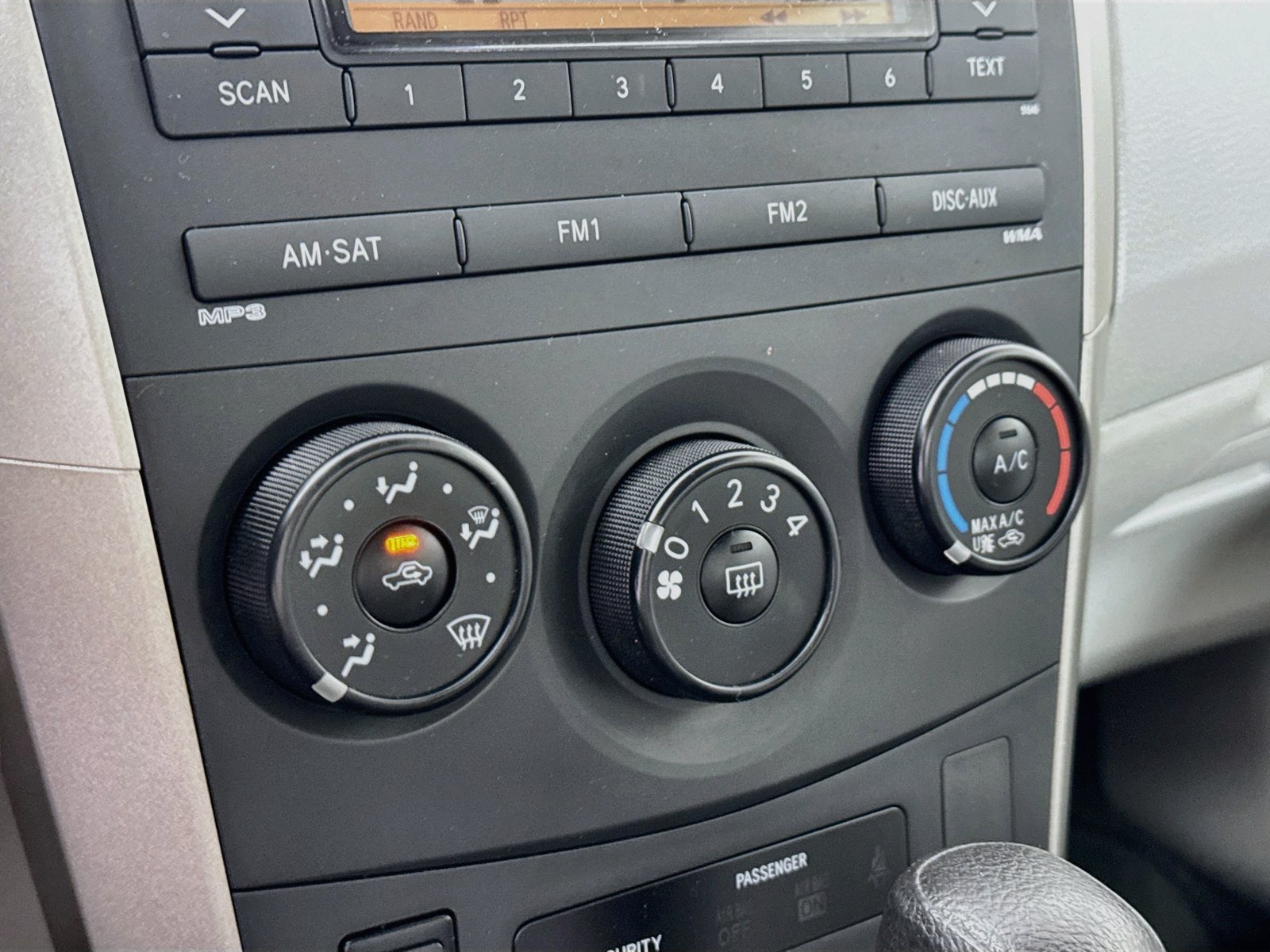 Used 2009 Toyota Corolla LE FWD image 14