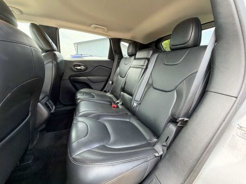 Used 2017 Jeep Cherokee Limited AWD/4WD image 16