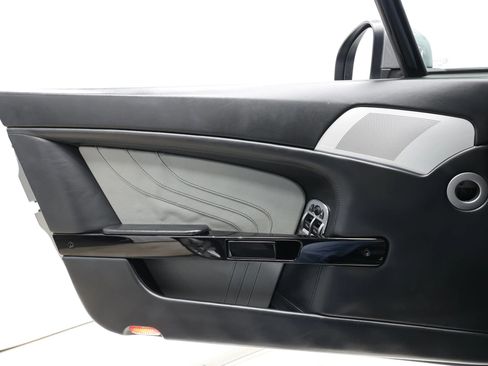 Used 2016 Aston Martin V8 Vantage S RWD image 10