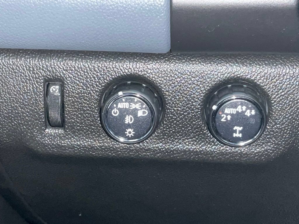 Used 2017 Chevrolet Colorado Z71 AWD/4WD image 24